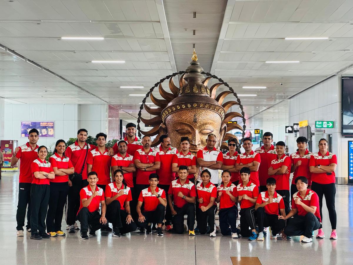 Đội hình bao gồm 10 người đàn ông và 9 nữ, đã được chọn từ trại quốc gia ưu tú đang diễn ra tại Viện Thể thao Quốc gia Netaji Subhas, Patiala.